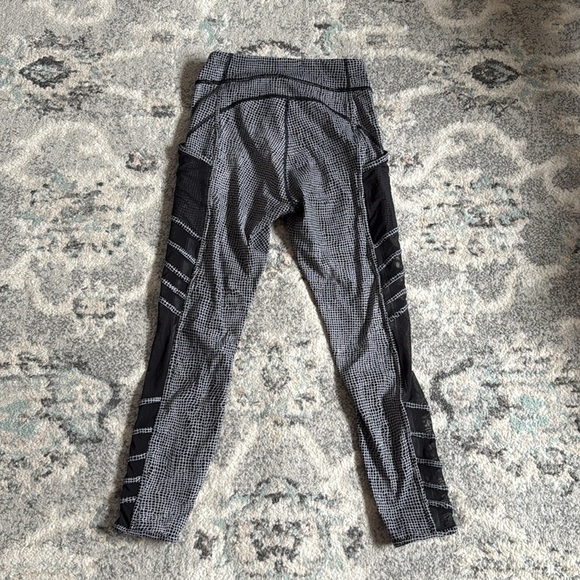 Lululemon Athletica Wild And Free Tight Fall Net White Black - Picture 7 of 12